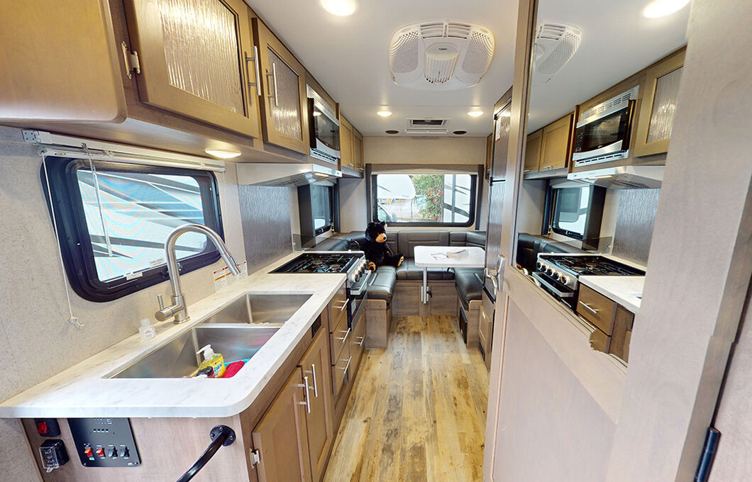 Class C Motorhome-Small (C-Small), , hi-res image number 5